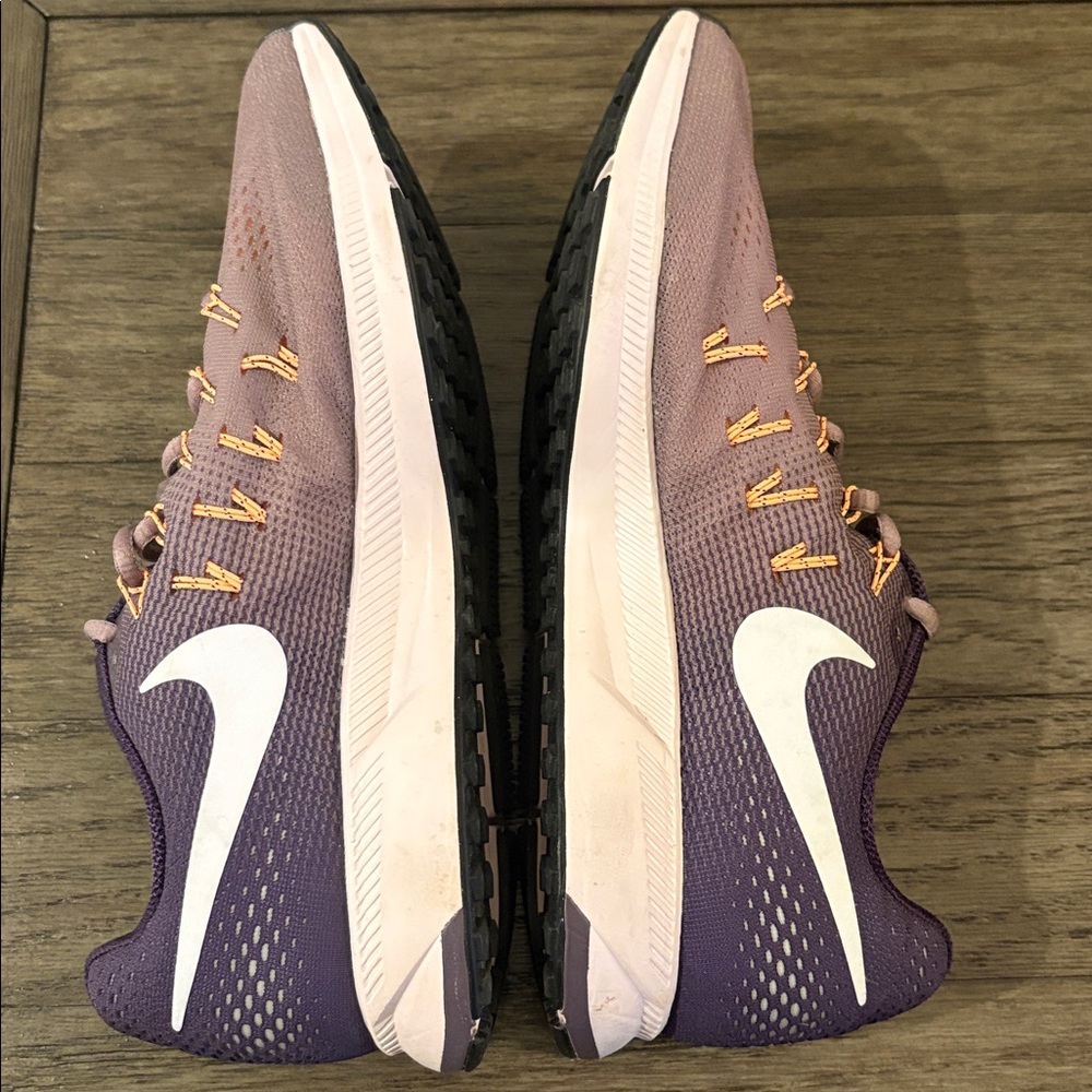 EUC [Nike] Air Zoom Pegasus 33 Running Athletic Shoes Purple Smoke Women's 12 - Picture 6 of 12